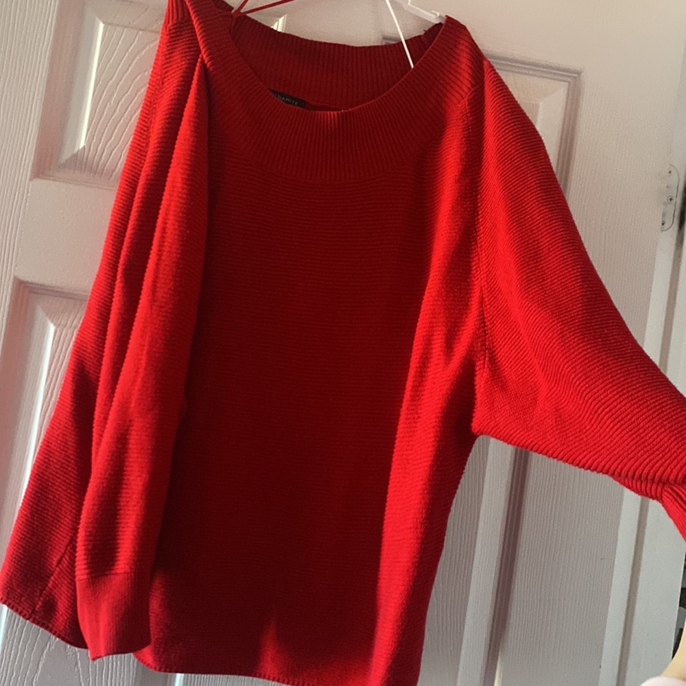 Cute red top